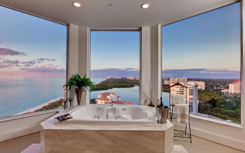 Penthouse in New York bathroom