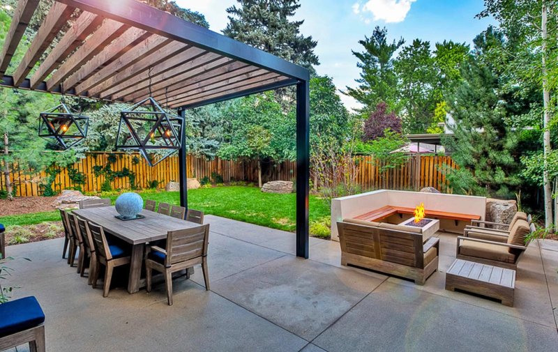 Pergola Patio with barbecue