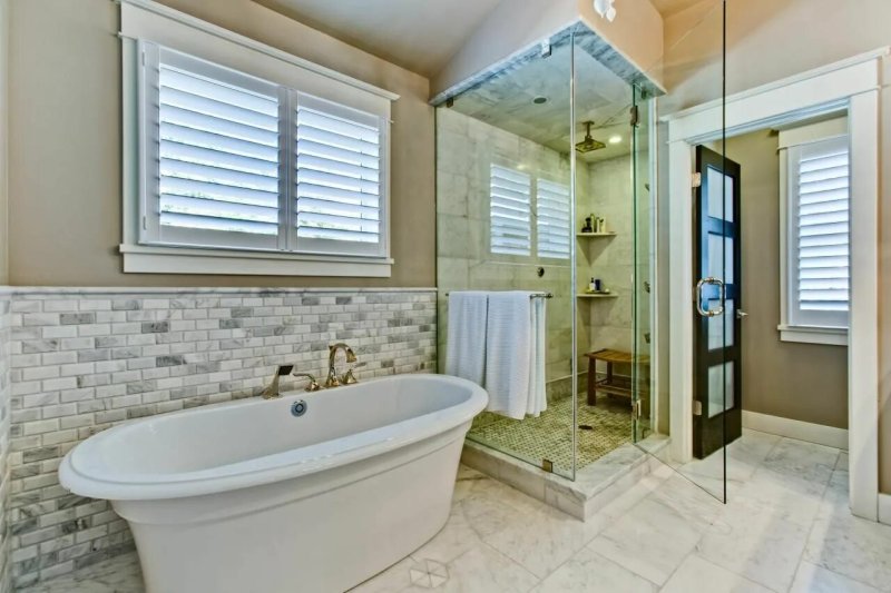 Bathroom design in a private house