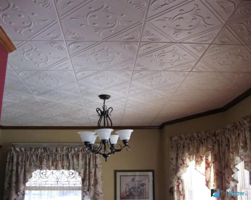 Ceiling tiles