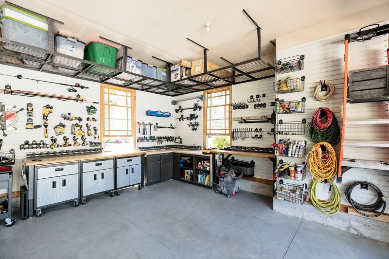 Garage arrangement