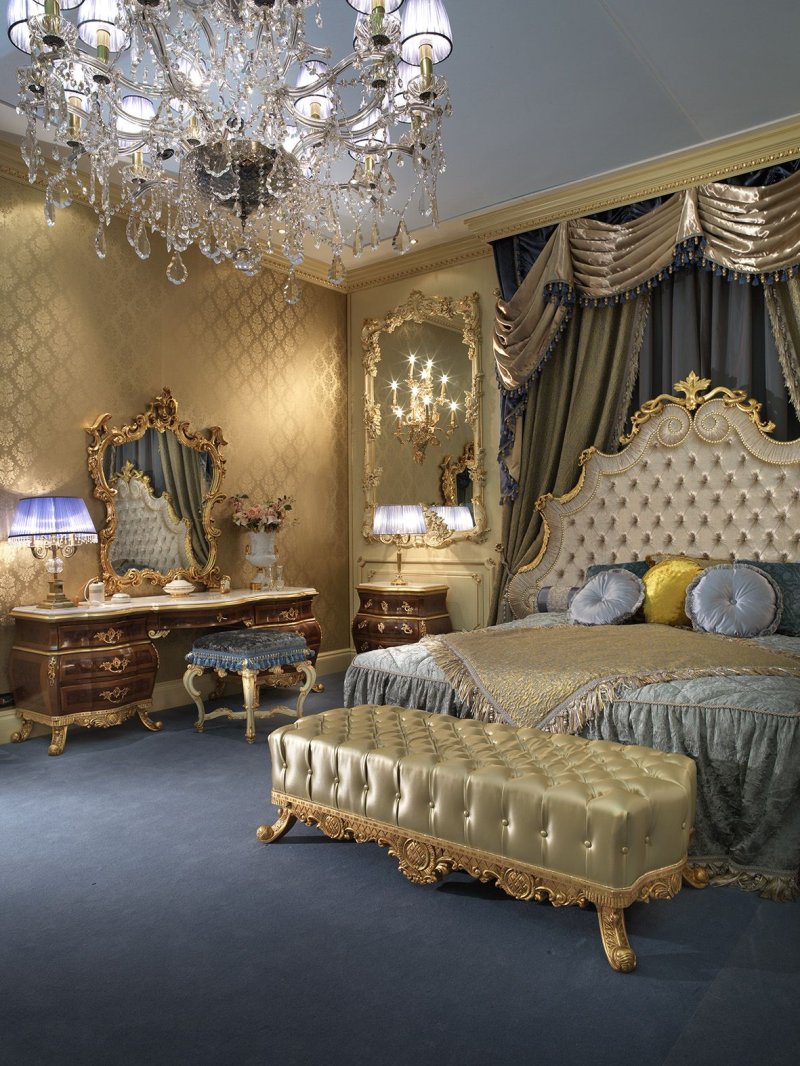 Royal bedroom style Rococo