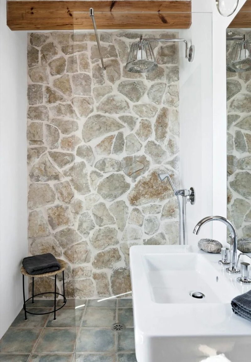 Natural stone in the interior