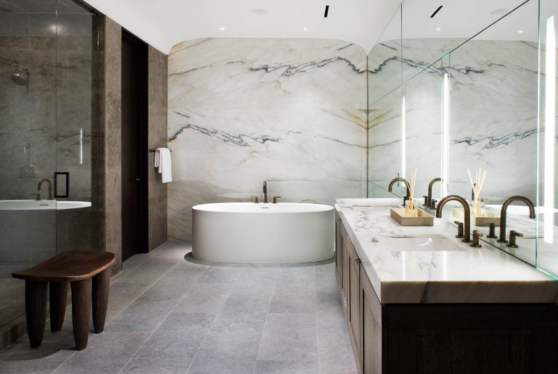 Bathroom with marble tiles