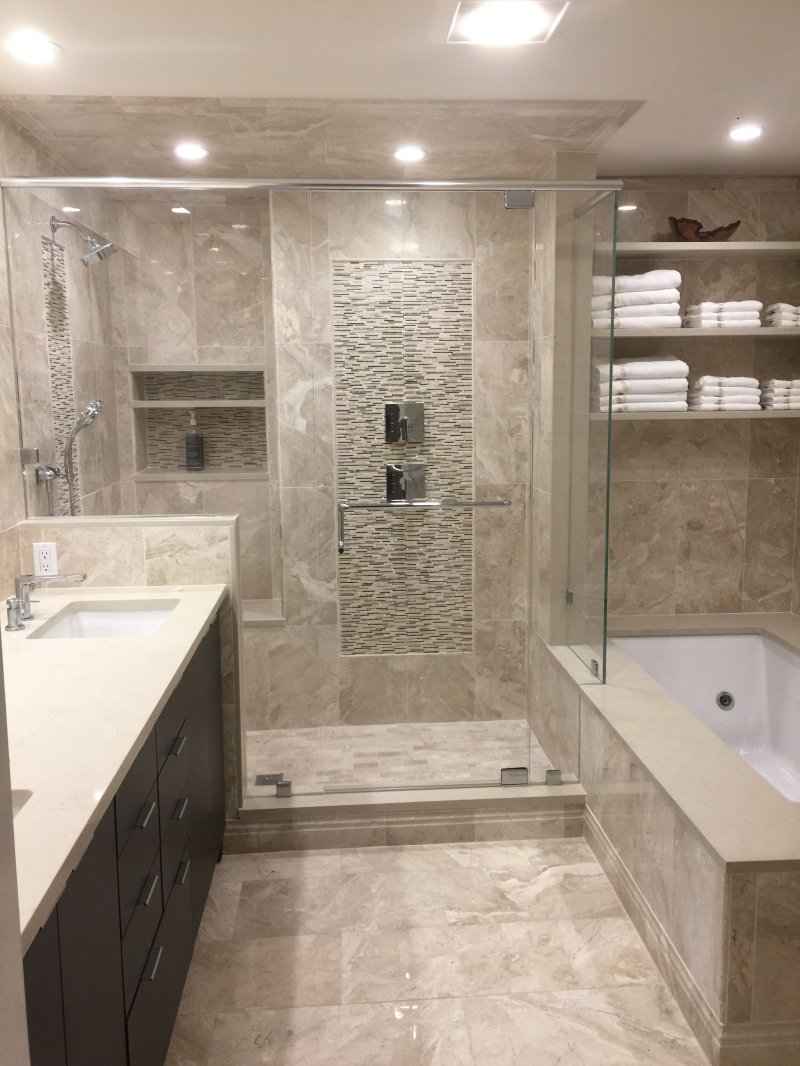 Bathroom with marble tiles