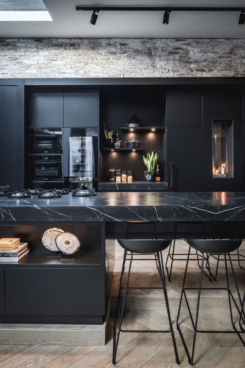 Black kitchen