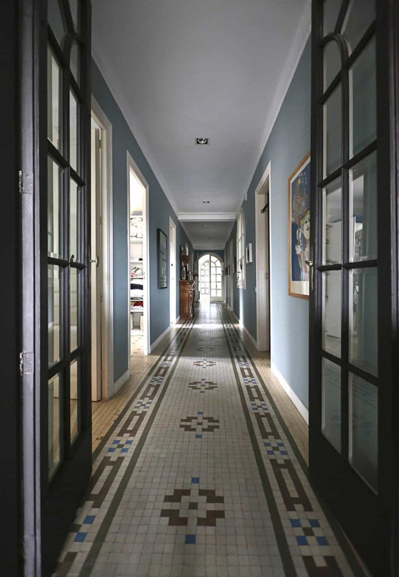 Tile in a narrow corridor