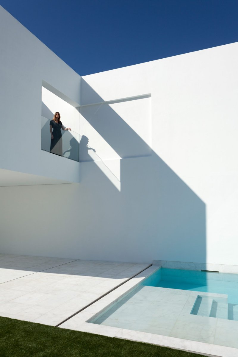 Fran Silvestre House on a Rock