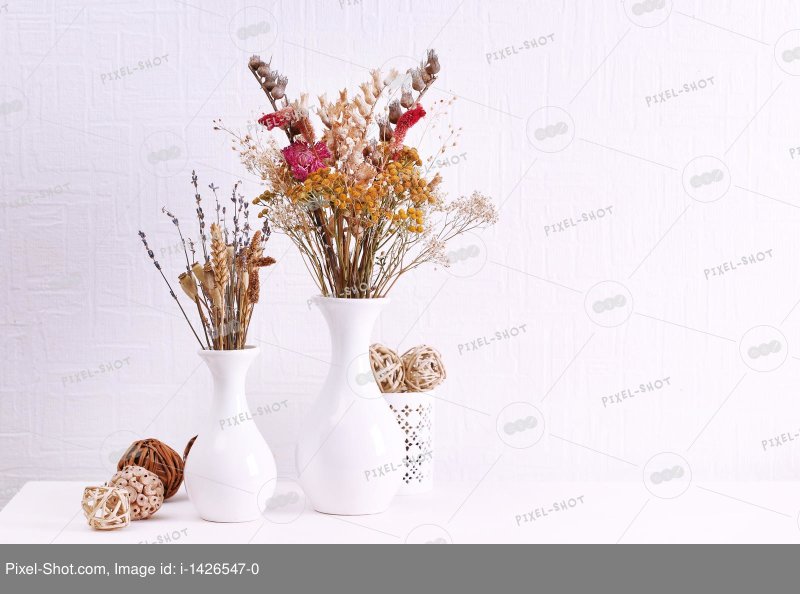 Vase with dried flowers