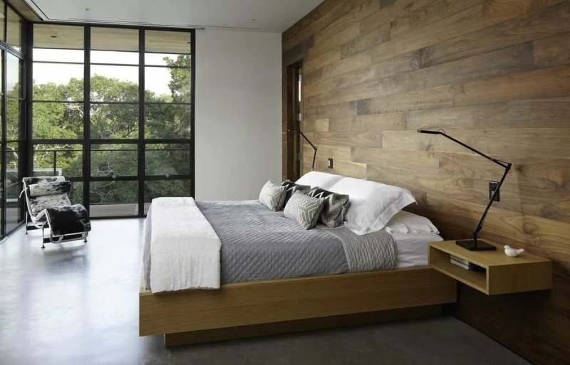 Laminate in the bedroom on the wall