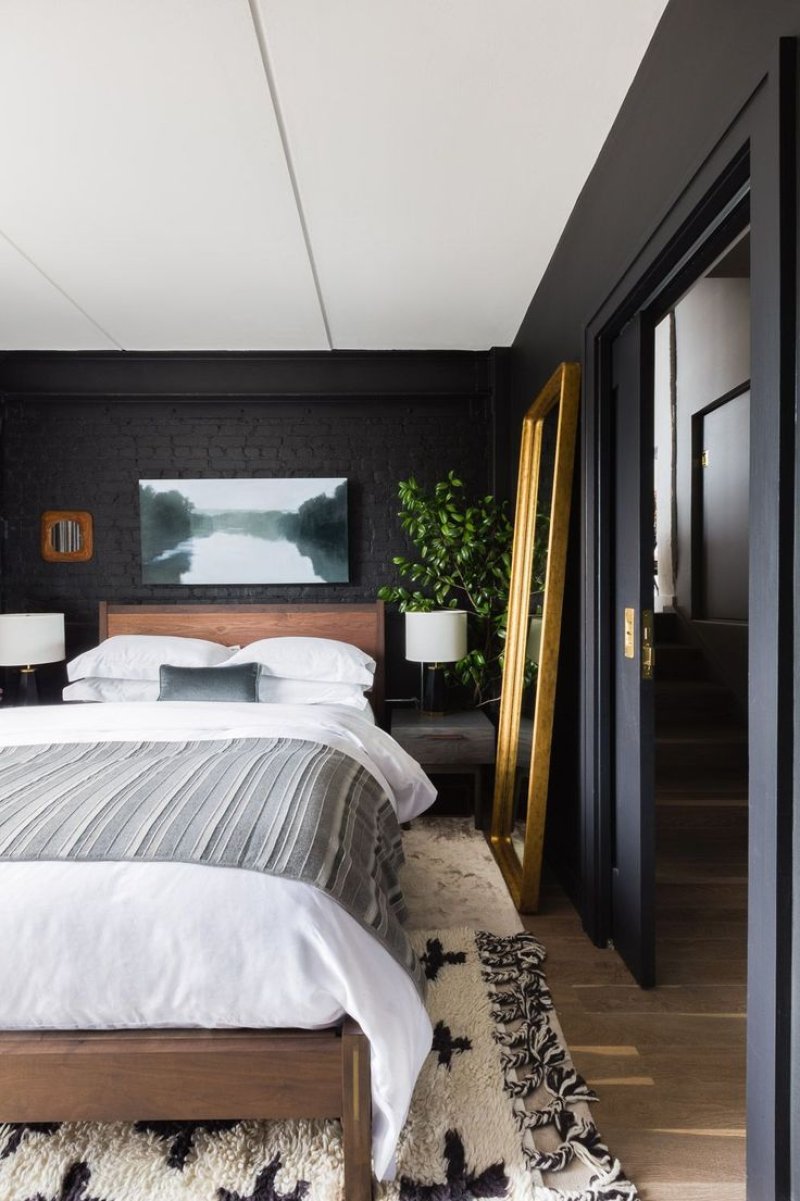 Black Wall in the bedroom