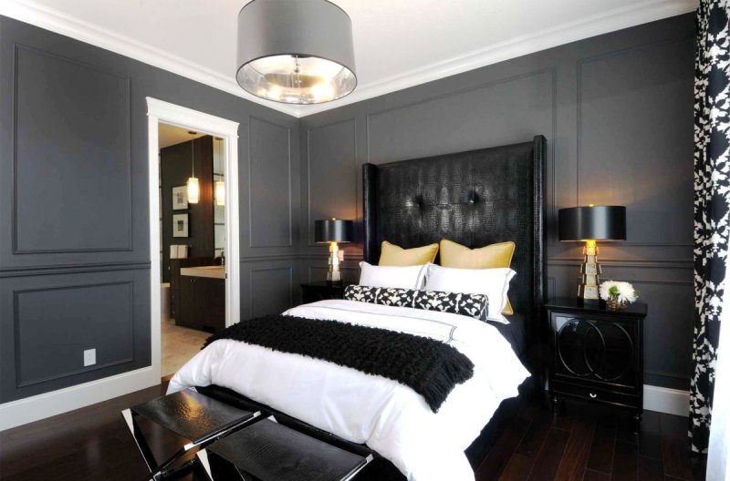 Black's -style bedroom