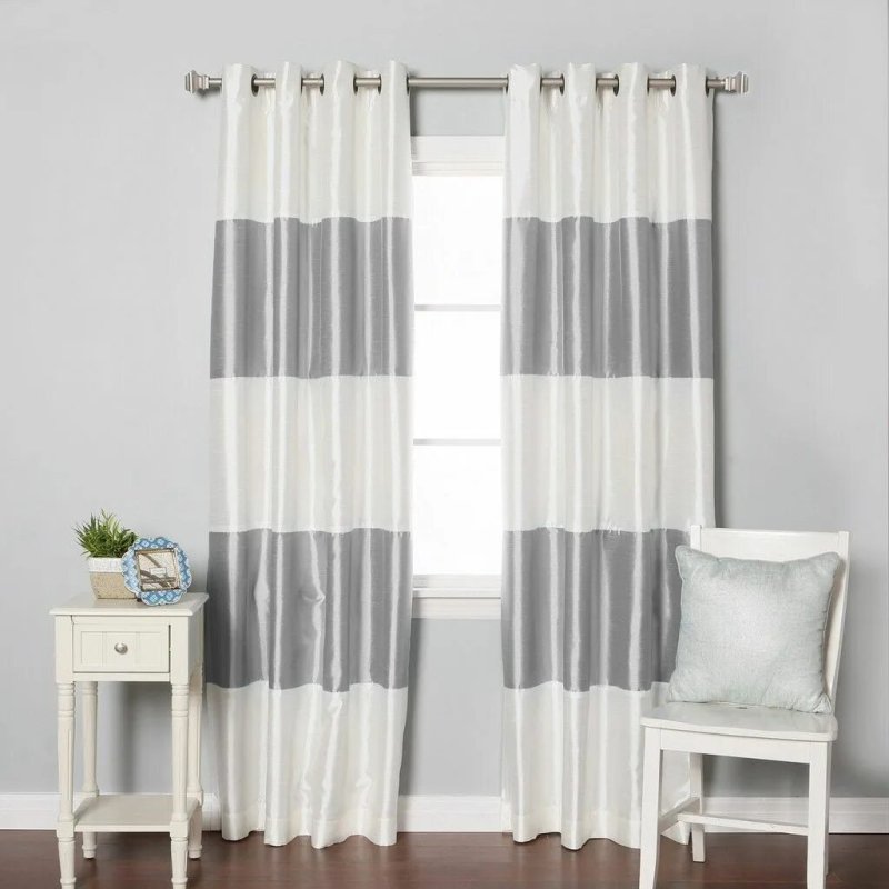 Curtains with horizontal stripes