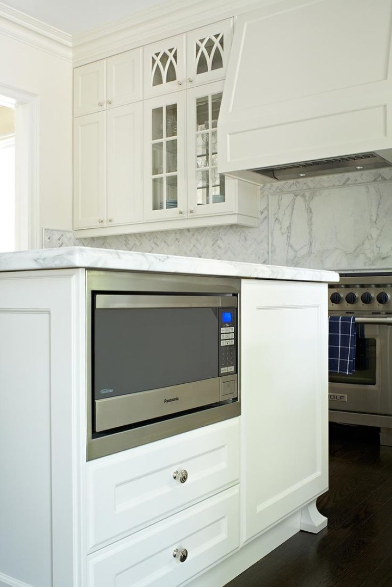 Microwave in the interior of the kitchen