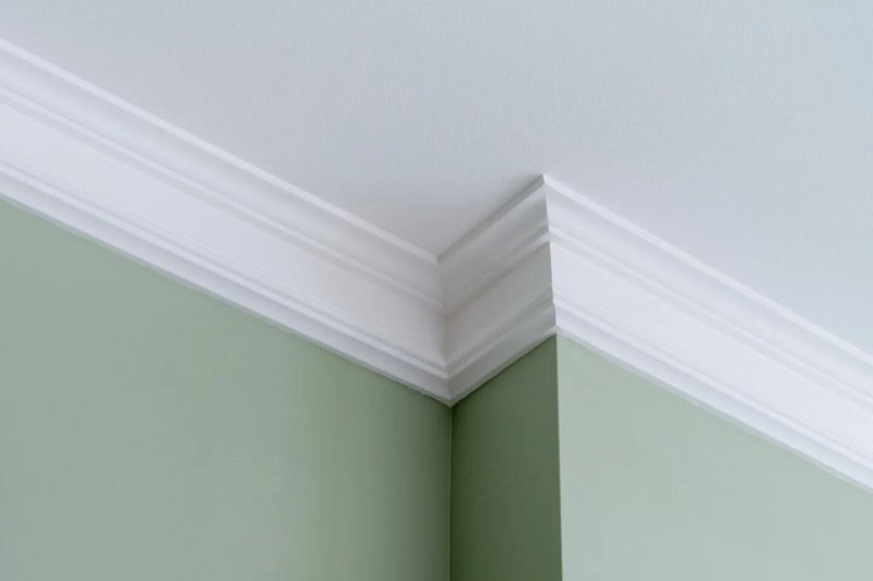 Ceiling skirting boards