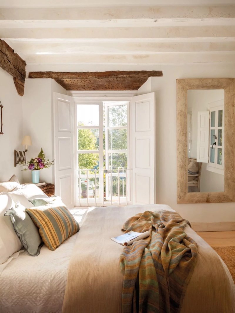 Mediterranean -style bedroom