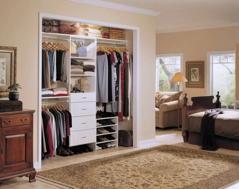 Wardrobe in the bedroom