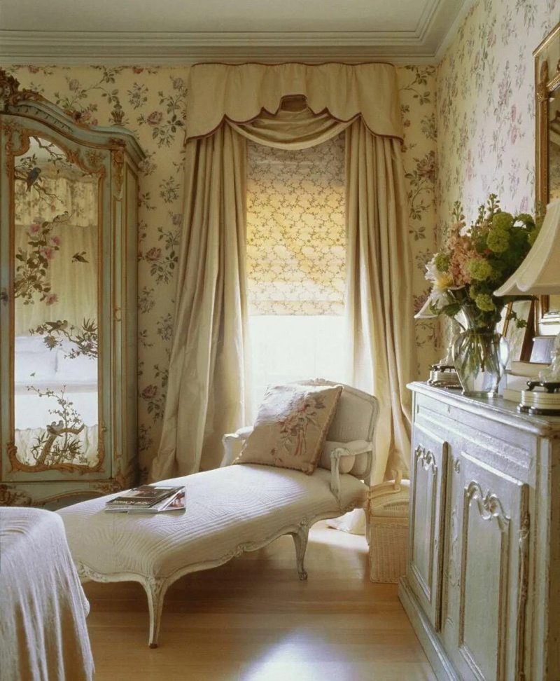 Curtains in the style of Provence for the bedroom