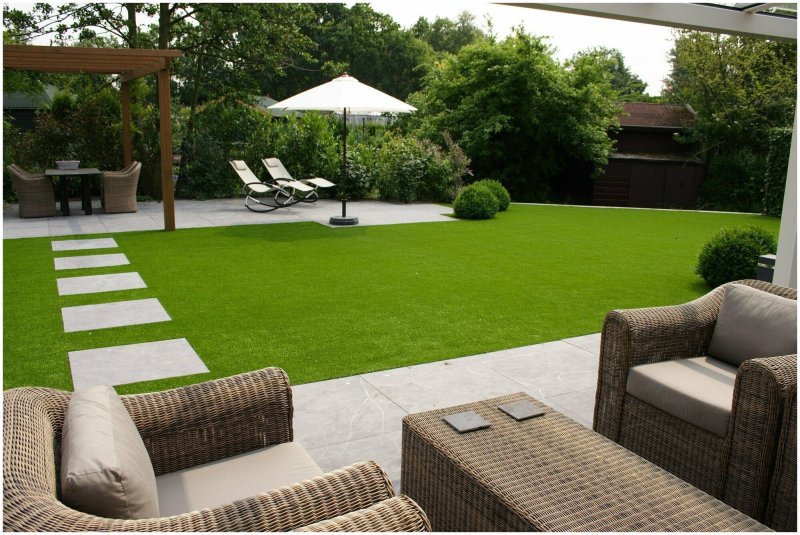 Artificial lawn