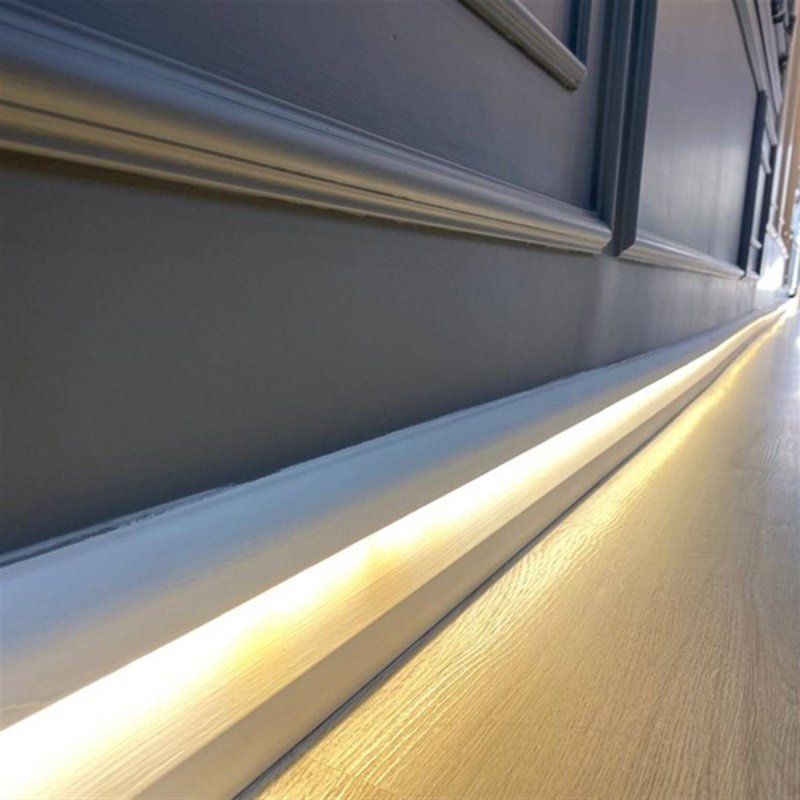 Floor skirting board with PN 050 LED EUROVUD