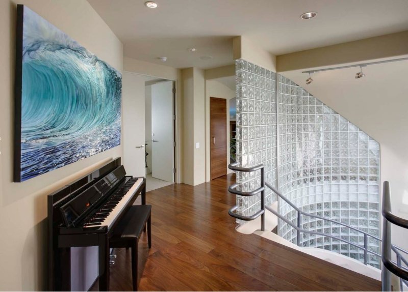 Glass stairs in the interior