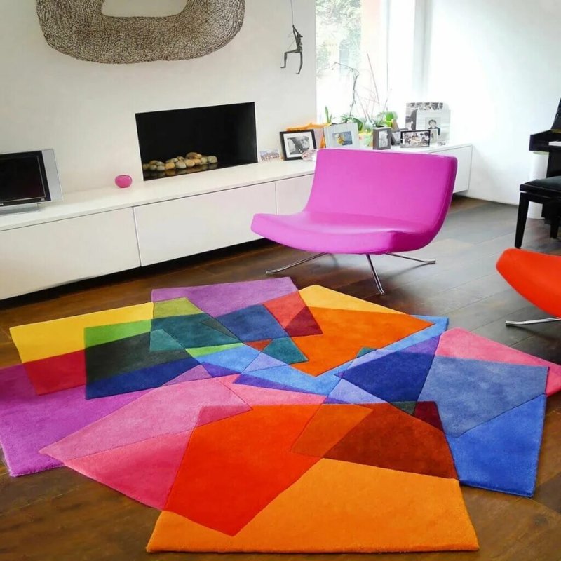 Bright carpet in the interior