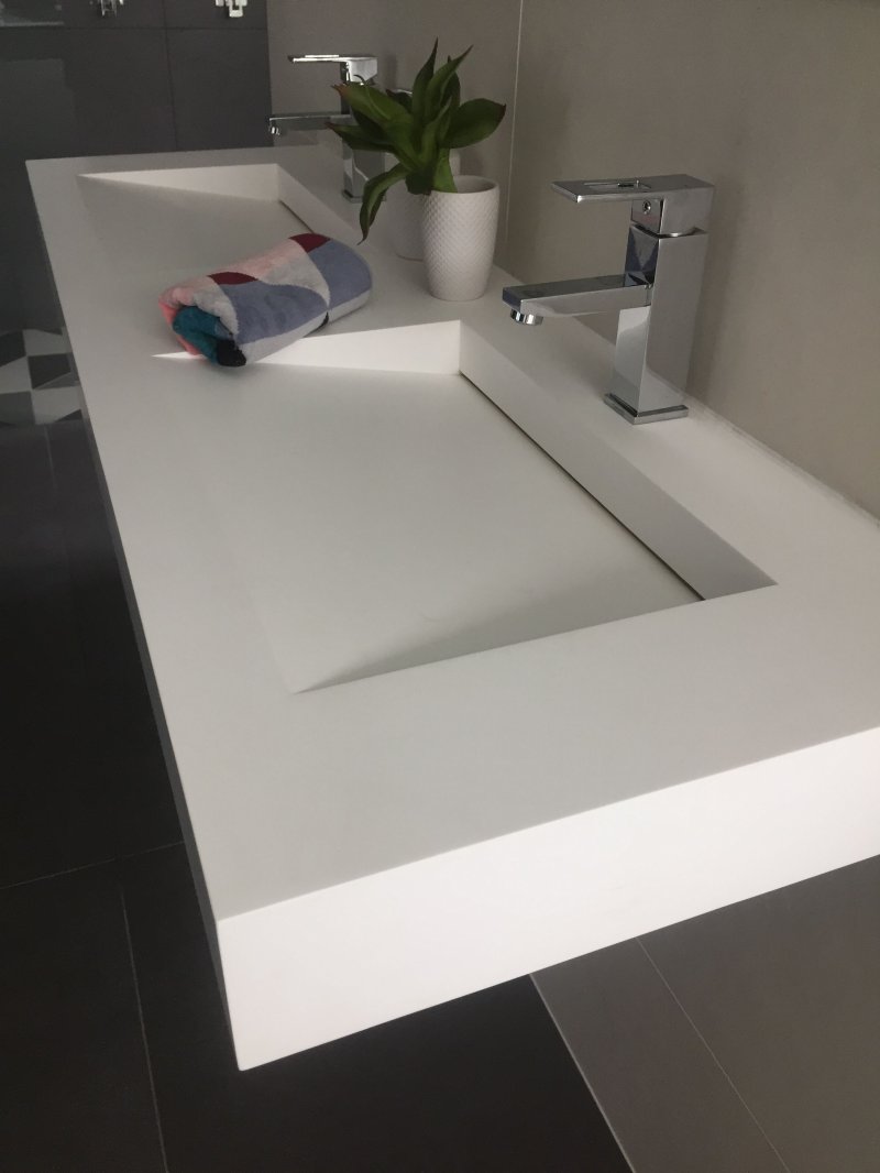 Sink with a slit drain model 206 Staron