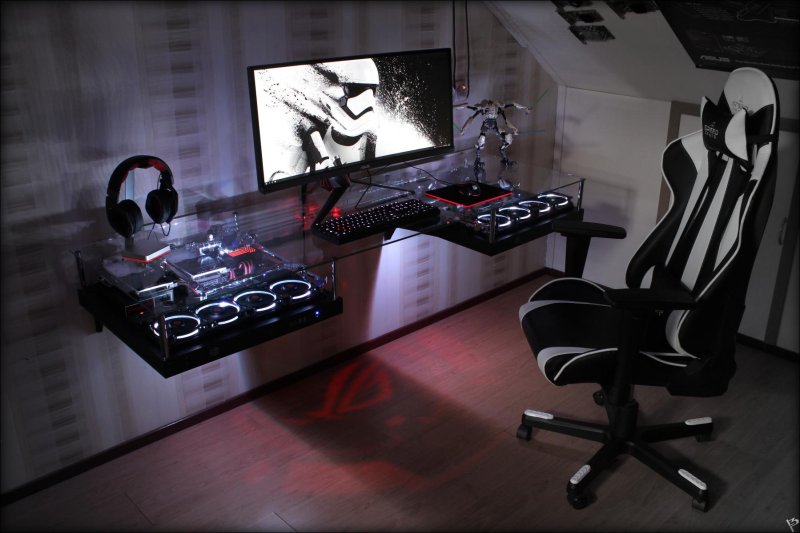 Computer gaming table