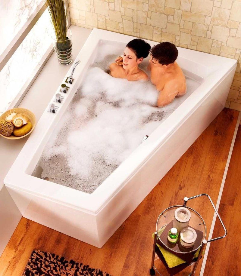 Bath for two