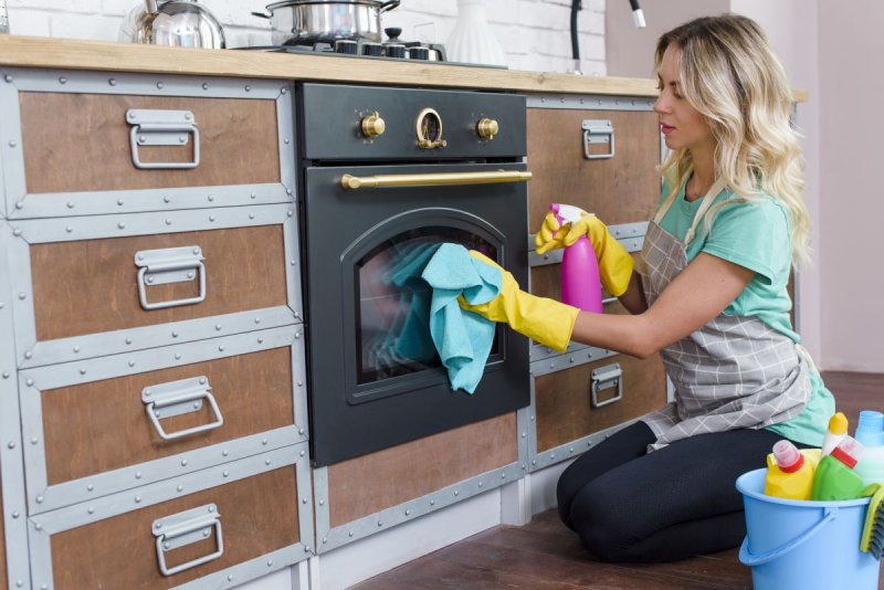 Cleaning in the kitchen