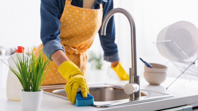 Cleaning of the kitchen