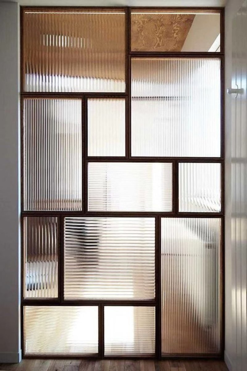 Glass blocks in the interior of the partition