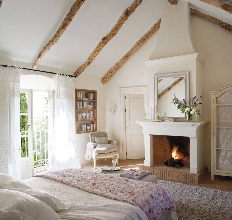 Provence -style bedroom in a country house