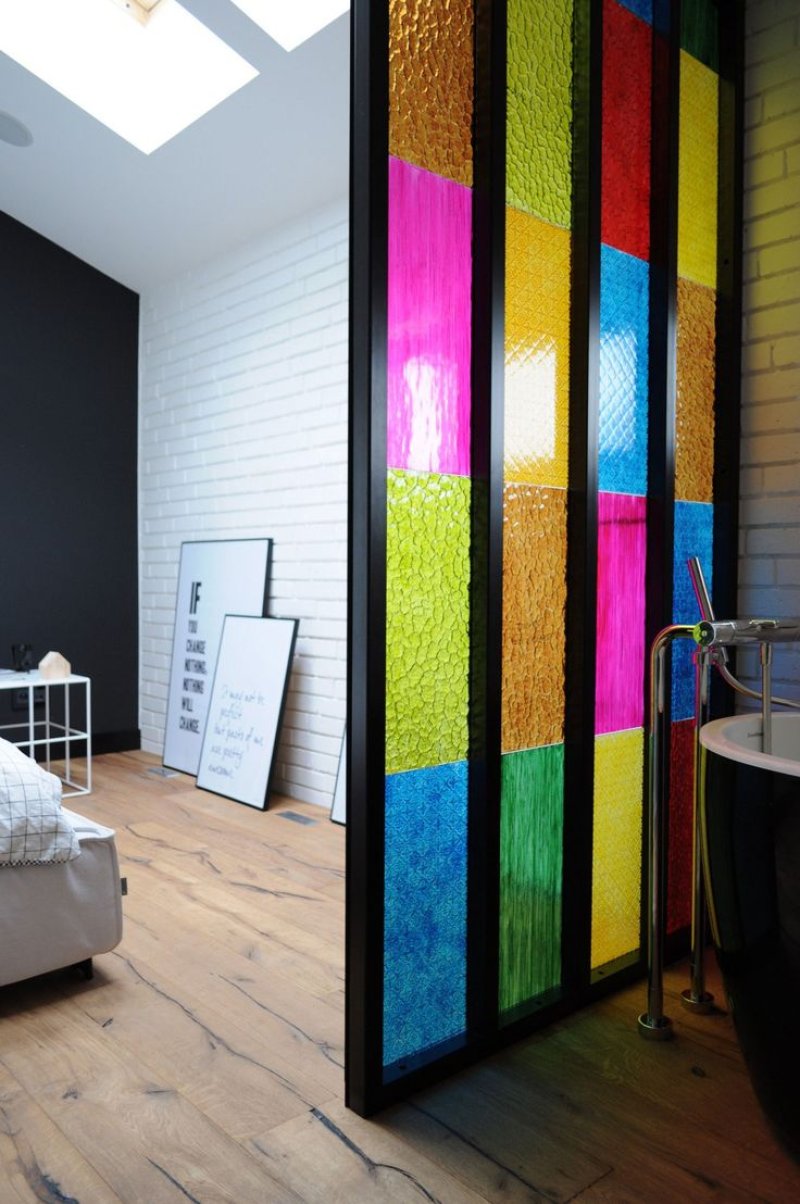 Multi -colored wall