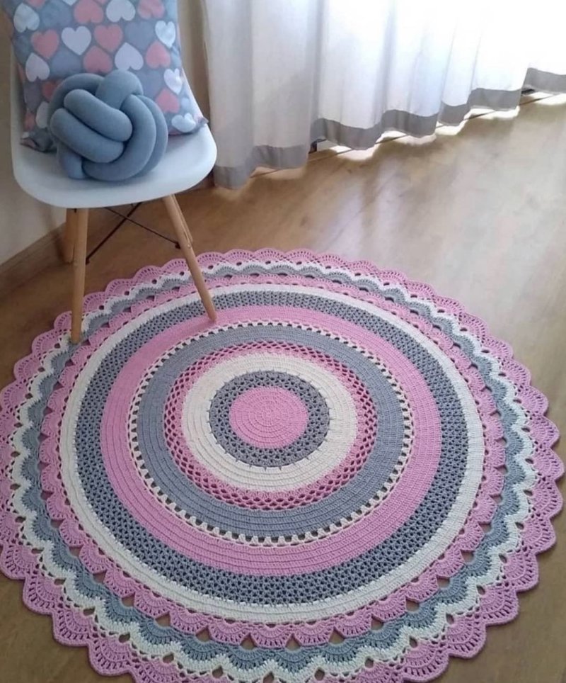 Knitted carpets