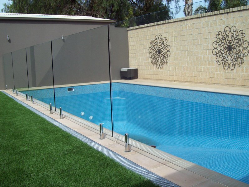 The fence for the pool