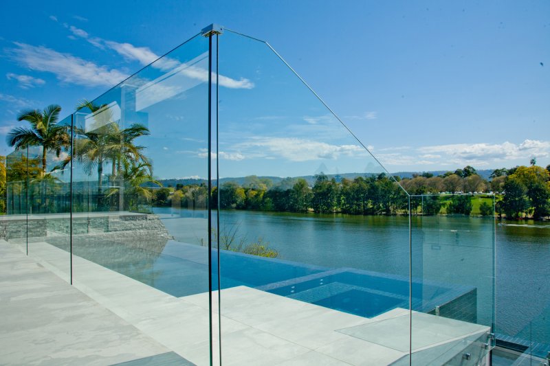 Glass fencing of the terrace