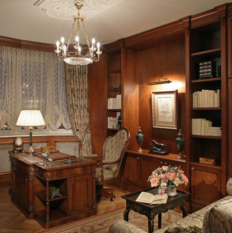 Classic -style cabinet