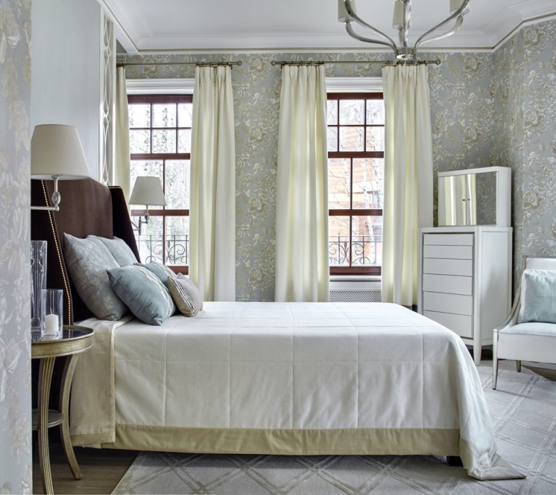 Curtains in the interior of the bedroom