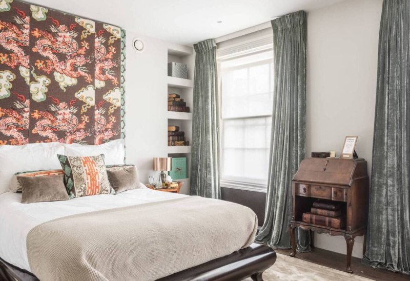 Curtains in the interior of the bedroom