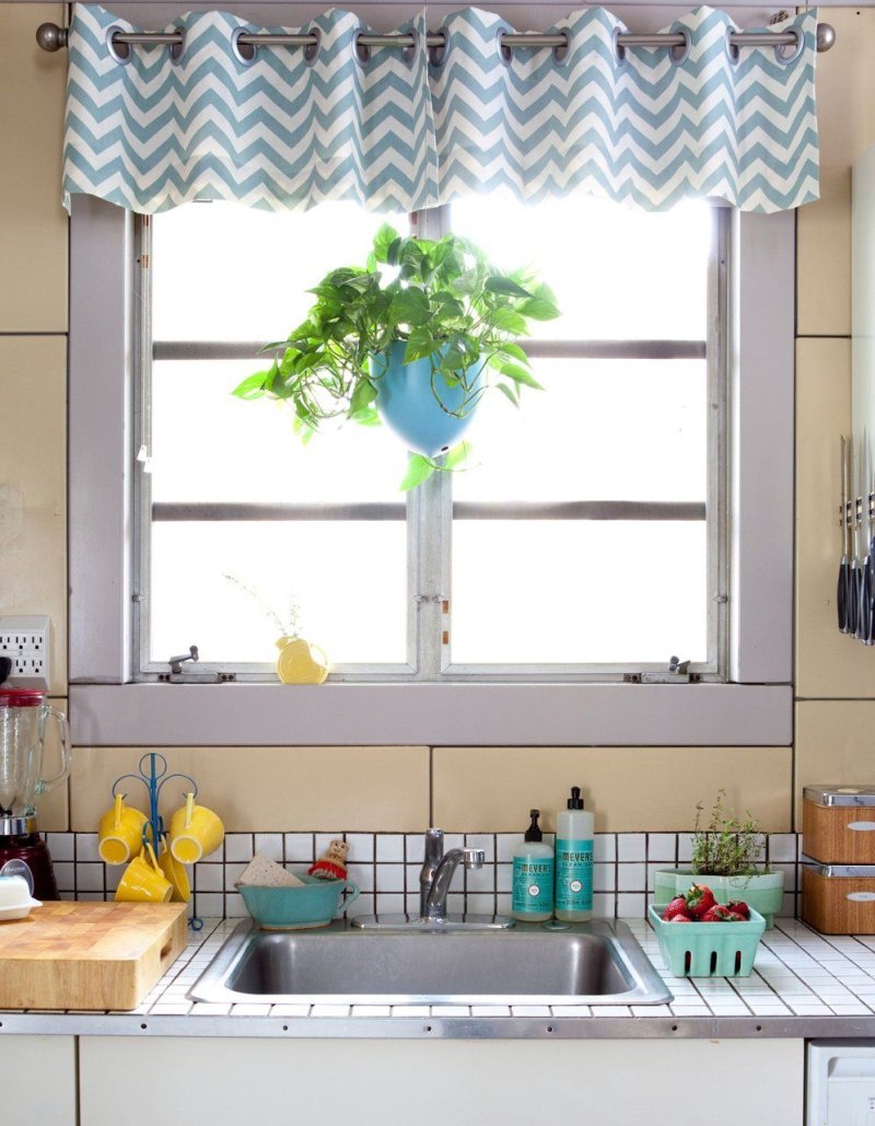 Boarding a kitchen window