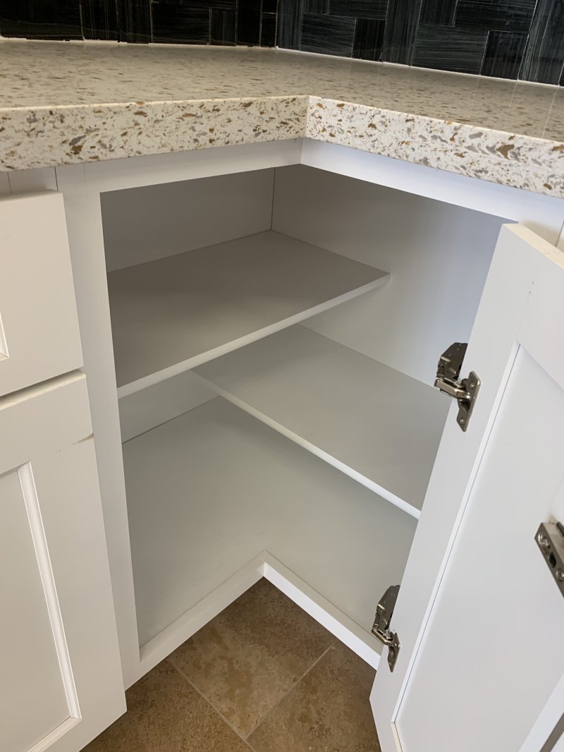 Corner kitchen cabinet