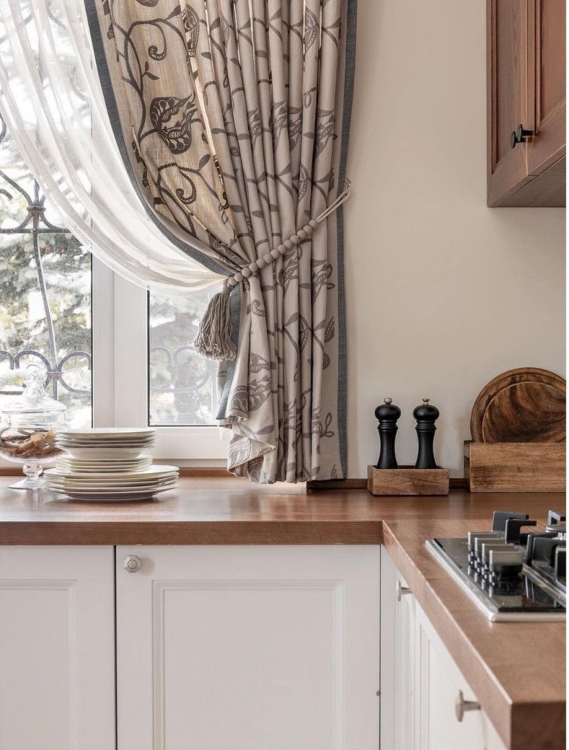 Curtains for the kitchen in the style of Provence