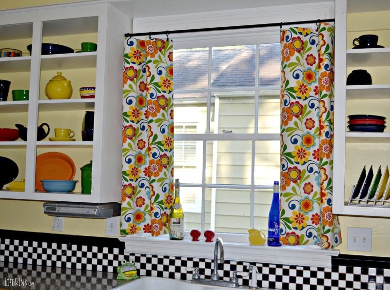 Bright curtains in the kitchen