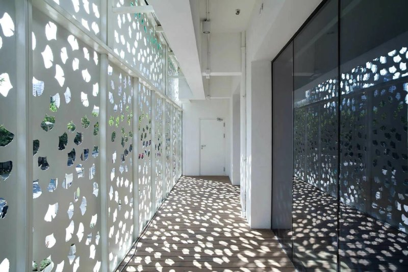 Querus openwork partitions