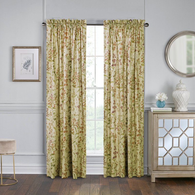 Set of curtains