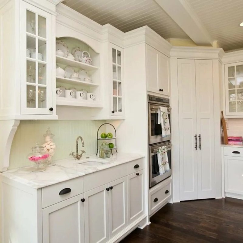 Kitchen corner cabinet