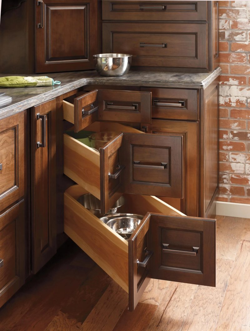 Corner kitchen cabinet