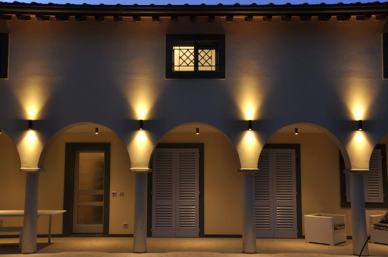 Facade lamps