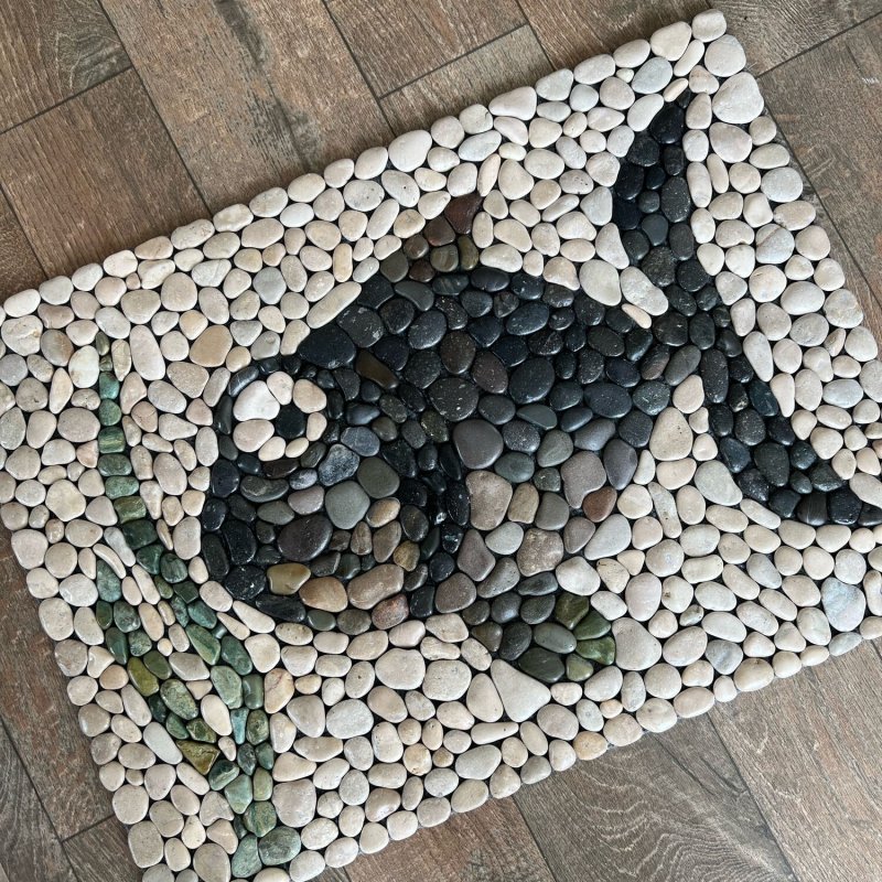 Mosaic from pebbles